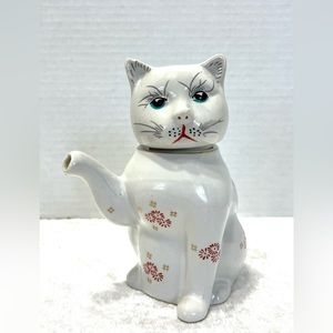 Cat figure Creamer, ceramic